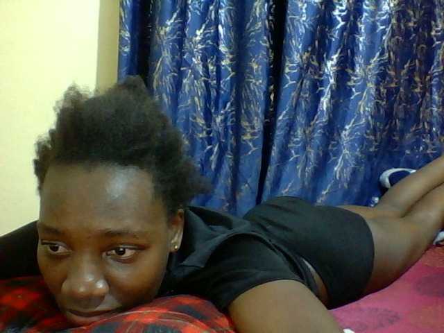Sweetebonny live cam on BongaCams