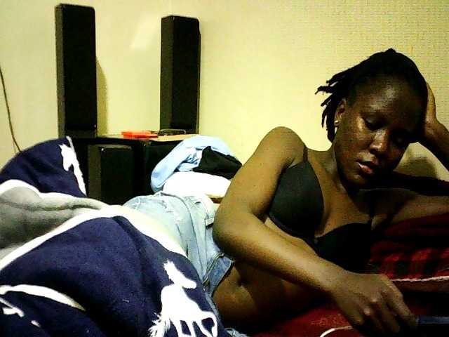 Sweetebonny live cam on BongaCams
