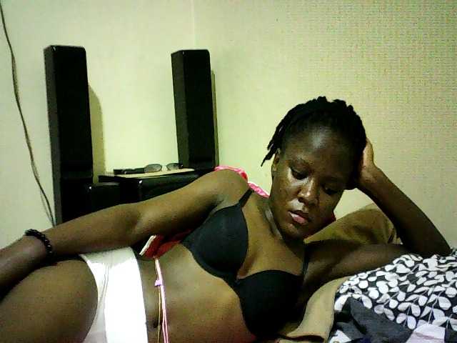 Sweetebonny live cam on BongaCams