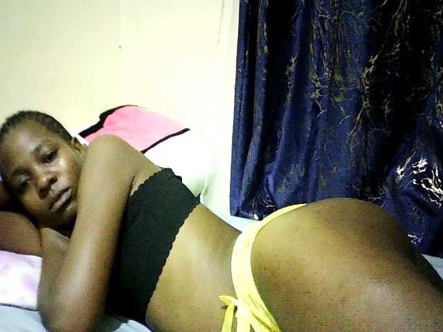 Sweetebonny live cam on BongaCams