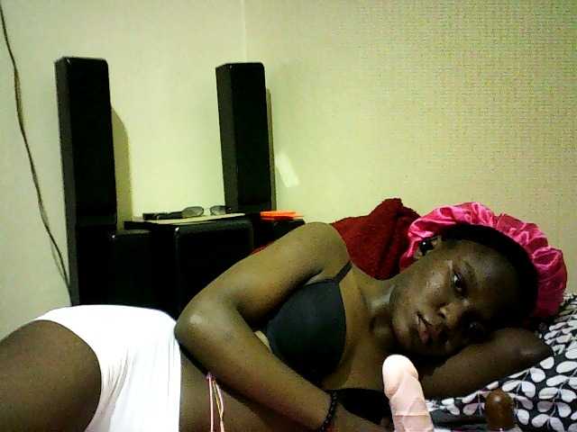 Sweetebonny live cam on BongaCams