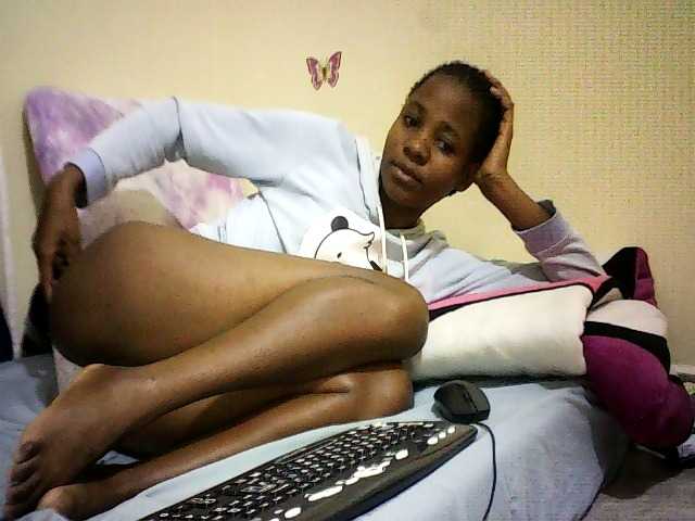 Sweetebonny live cam on BongaCams