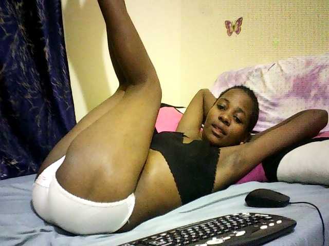 Sweetebonny live cam on BongaCams