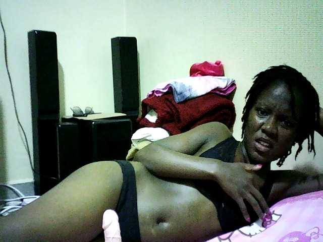 Sweetebonny live cam on BongaCams