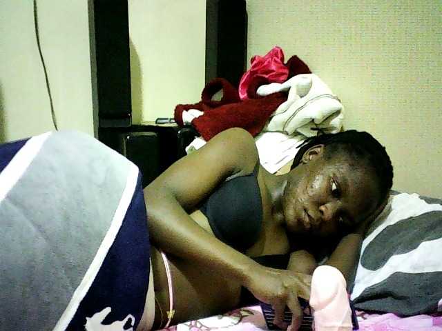 Sweetebonny live cam on BongaCams