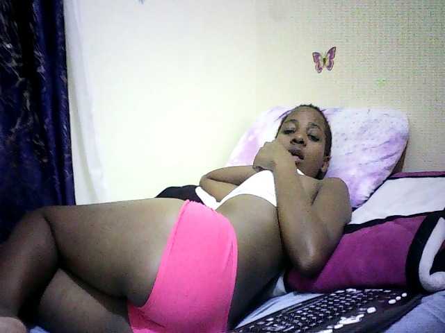 Sweetebonny live cam on BongaCams