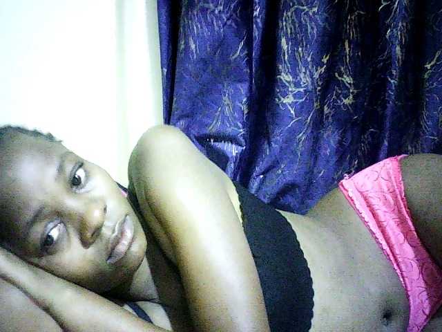 Sweetebonny live cam on BongaCams