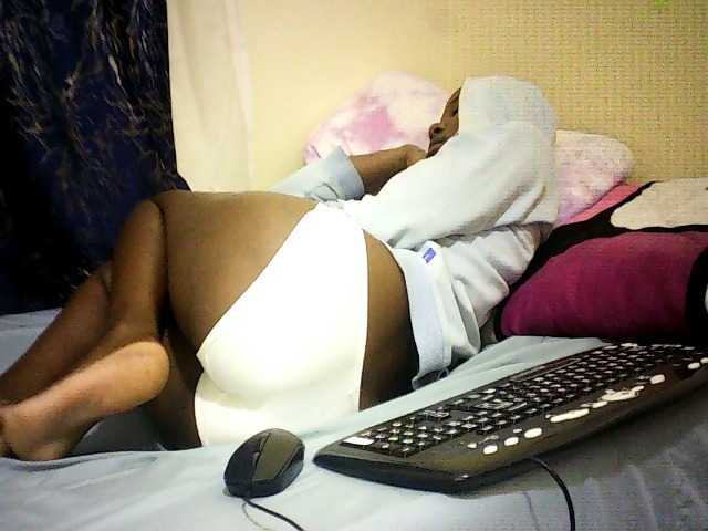 Sweetebonny live cam on BongaCams