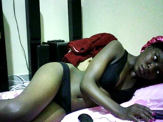 Sweetebonny live cam on BongaCams
