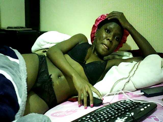 Sweetebonny live cam on BongaCams