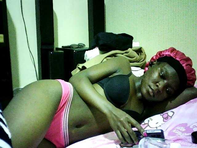 Sweetebonny live cam on BongaCams