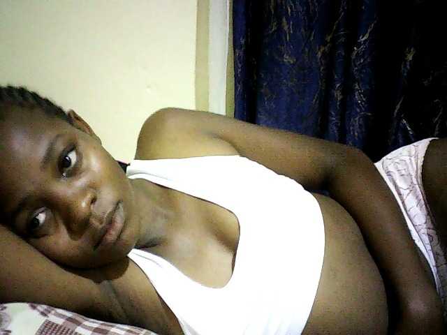Sweetebonny live cam on BongaCams