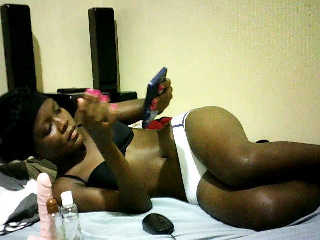 Sweetebonny live cam on BongaCams