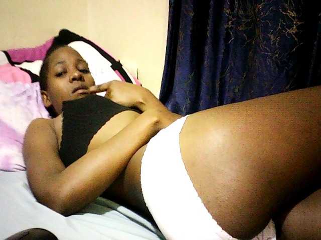 Sweetebonny live cam on BongaCams