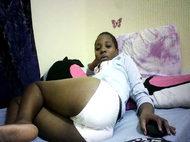 Sweetebonny live cam on BongaCams
