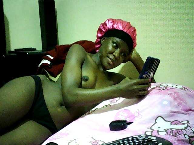 Sweetebonny live cam on BongaCams