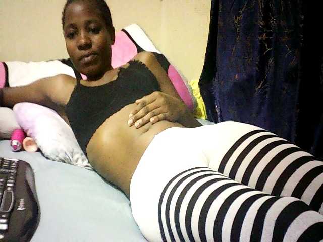 Sweetebonny live cam on BongaCams