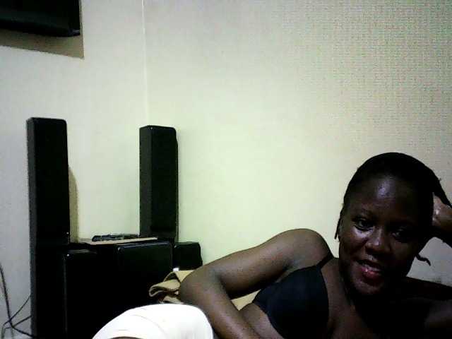 Sweetebonny live cam on BongaCams