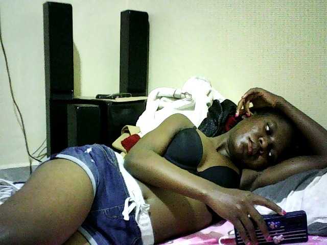 Sweetebonny live cam on BongaCams
