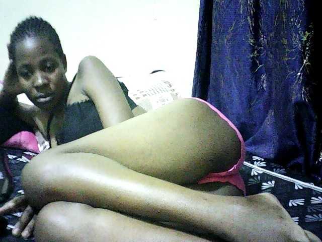 Sweetebonny live cam on BongaCams