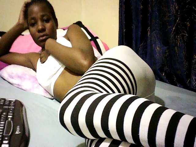 Sweetebonny live cam on BongaCams
