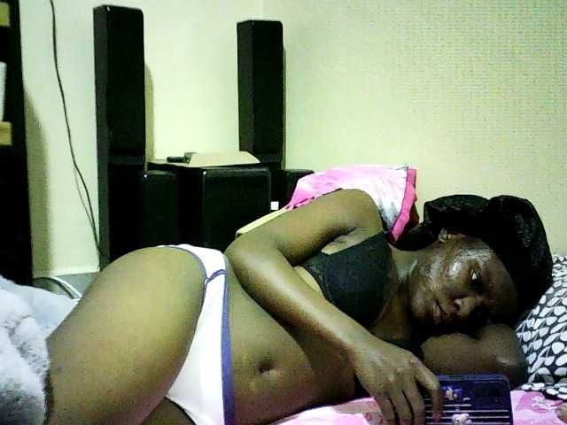 Sweetebonny live cam on BongaCams