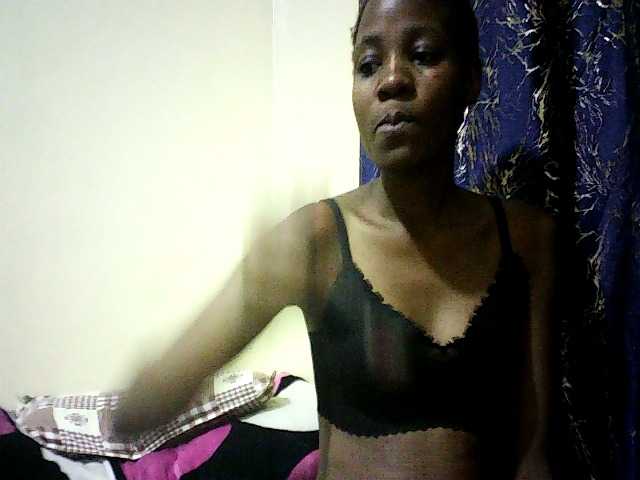 Sweetebonny live cam on BongaCams