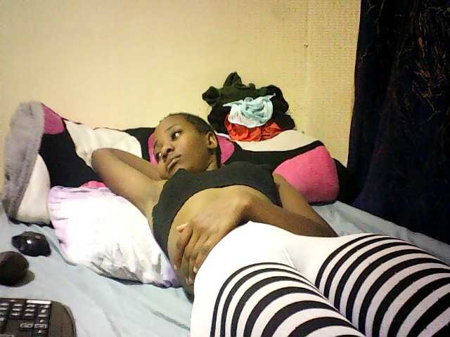 Sweetebonny live cam on BongaCams
