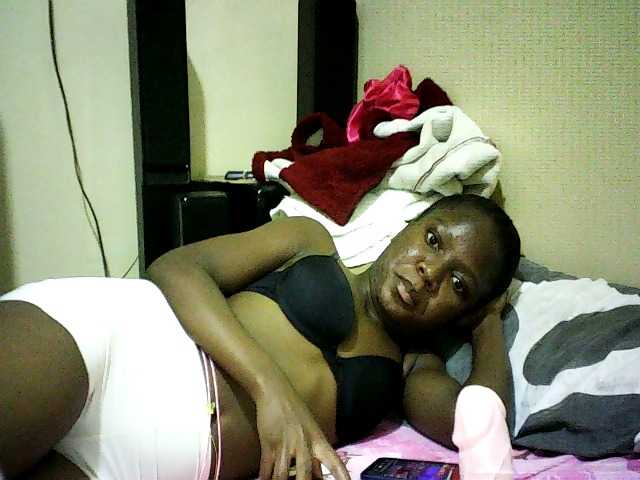 Sweetebonny live cam on BongaCams