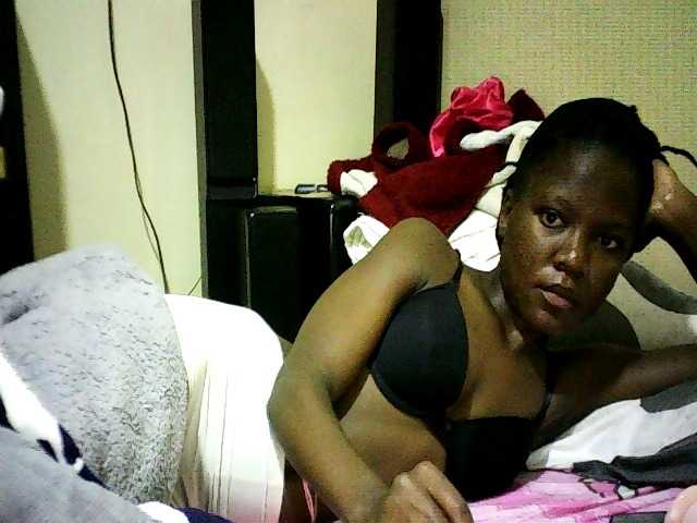 Sweetebonny live cam on BongaCams