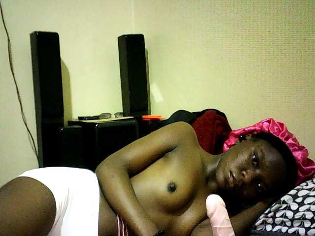 Sweetebonny live cam on BongaCams