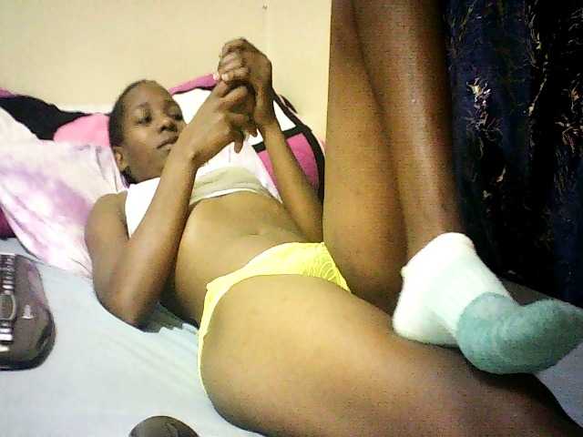 Sweetebonny live cam on BongaCams