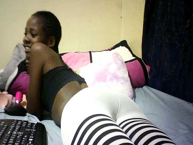 Sweetebonny live cam on BongaCams