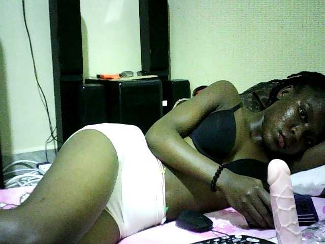 Sweetebonny live cam on BongaCams