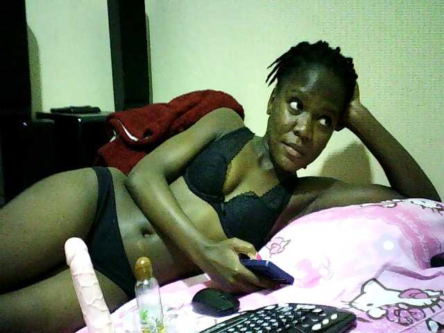 Sweetebonny live cam on BongaCams