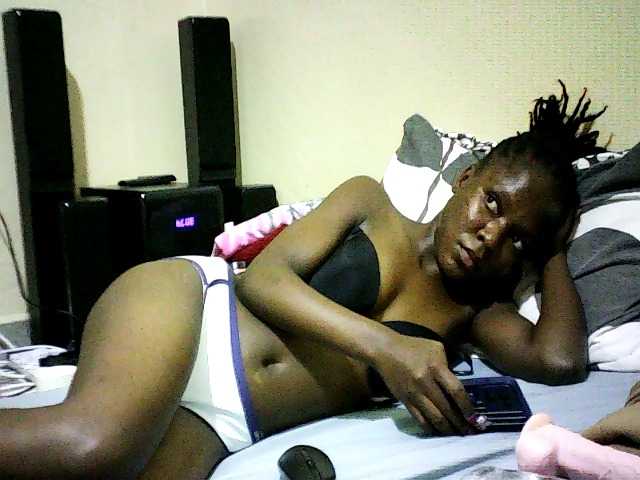 Sweetebonny live cam on BongaCams