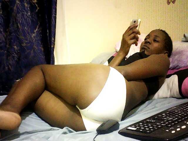 Sweetebonny live cam on BongaCams