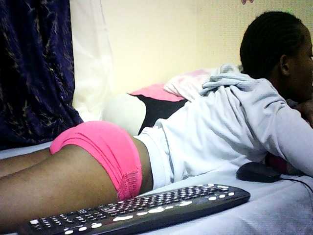 Sweetebonny live cam on BongaCams