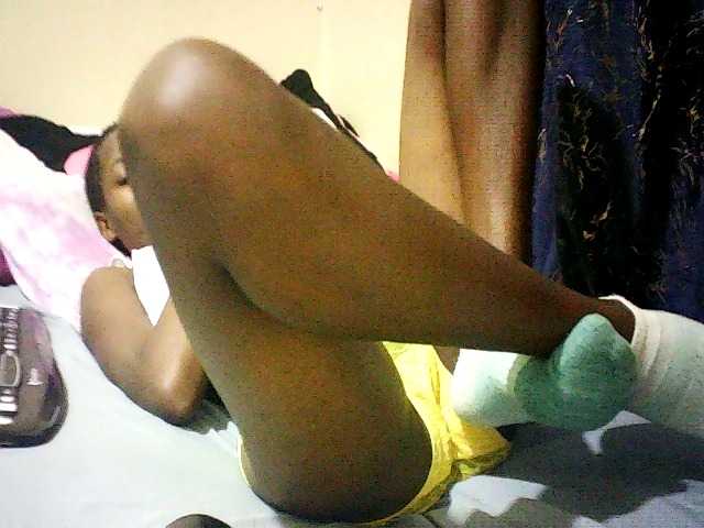 Sweetebonny live cam on BongaCams