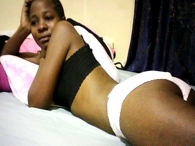 Sweetebonny live cam on BongaCams