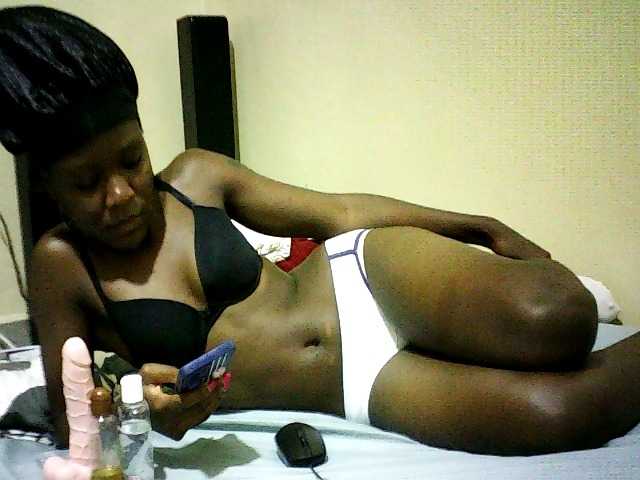 Sweetebonny live cam on BongaCams