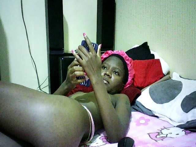 Sweetebonny live cam on BongaCams