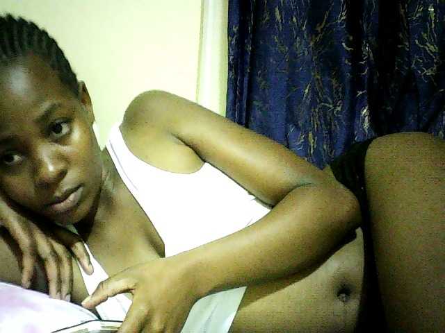 Sweetebonny live cam on BongaCams