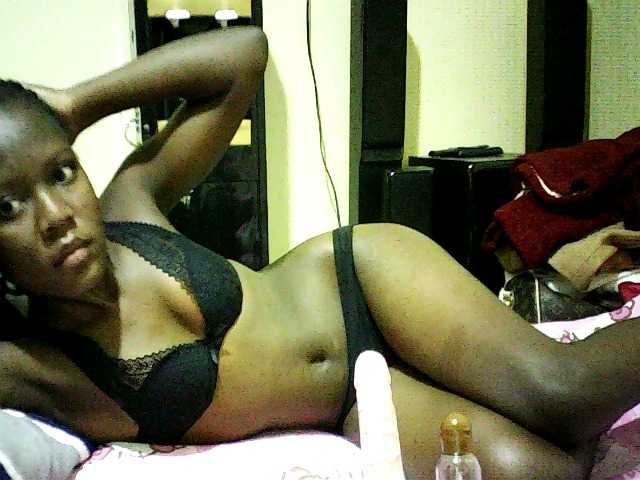 Sweetebonny live cam on BongaCams