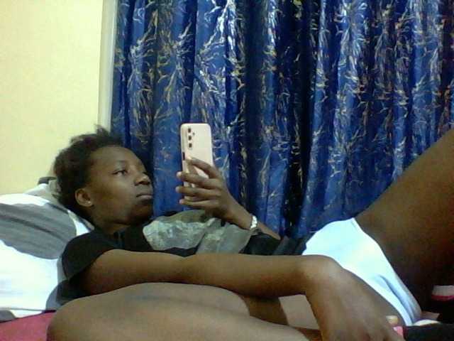 Sweetebonny live cam on BongaCams