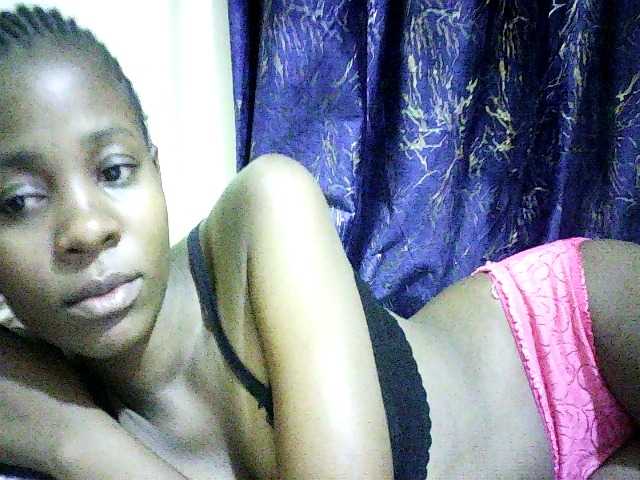 Sweetebonny live cam on BongaCams