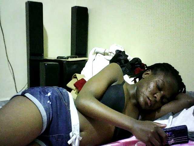 Sweetebonny live cam on BongaCams