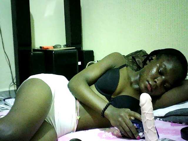 Sweetebonny live cam on BongaCams