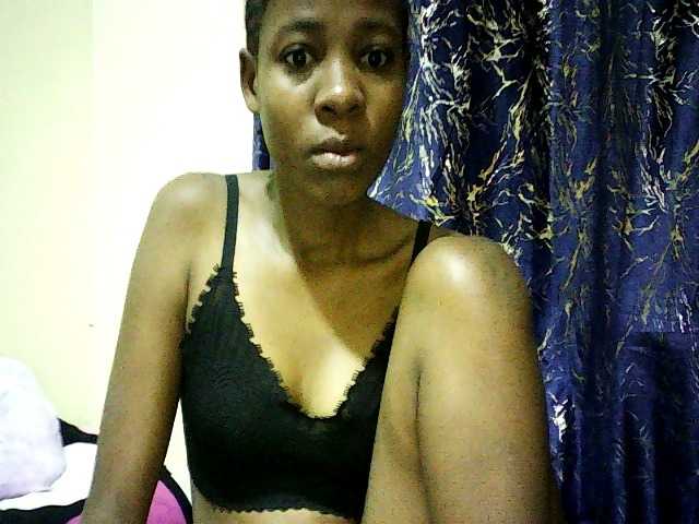 Sweetebonny live cam on BongaCams