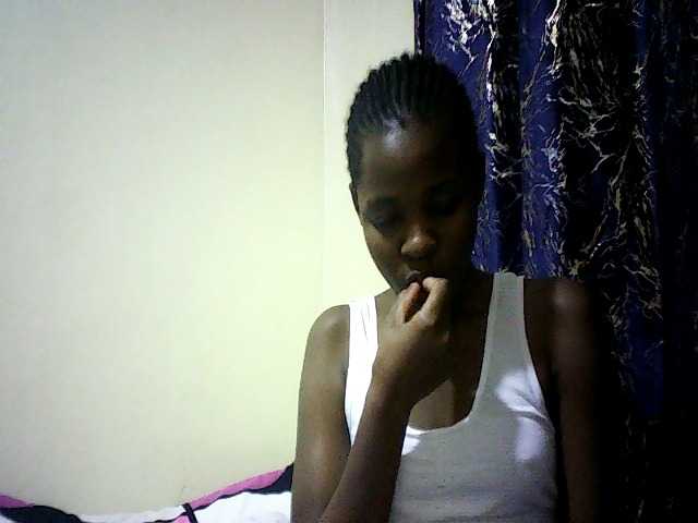 Sweetebonny live cam on BongaCams